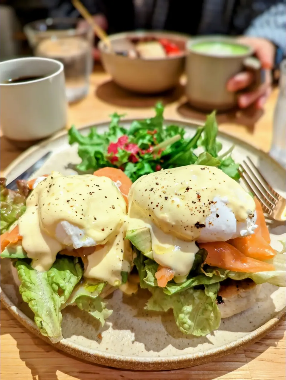 Snapdishの料理写真:サーモンとアボカドのエッグベネディクト🍴💞|としちゃんさん