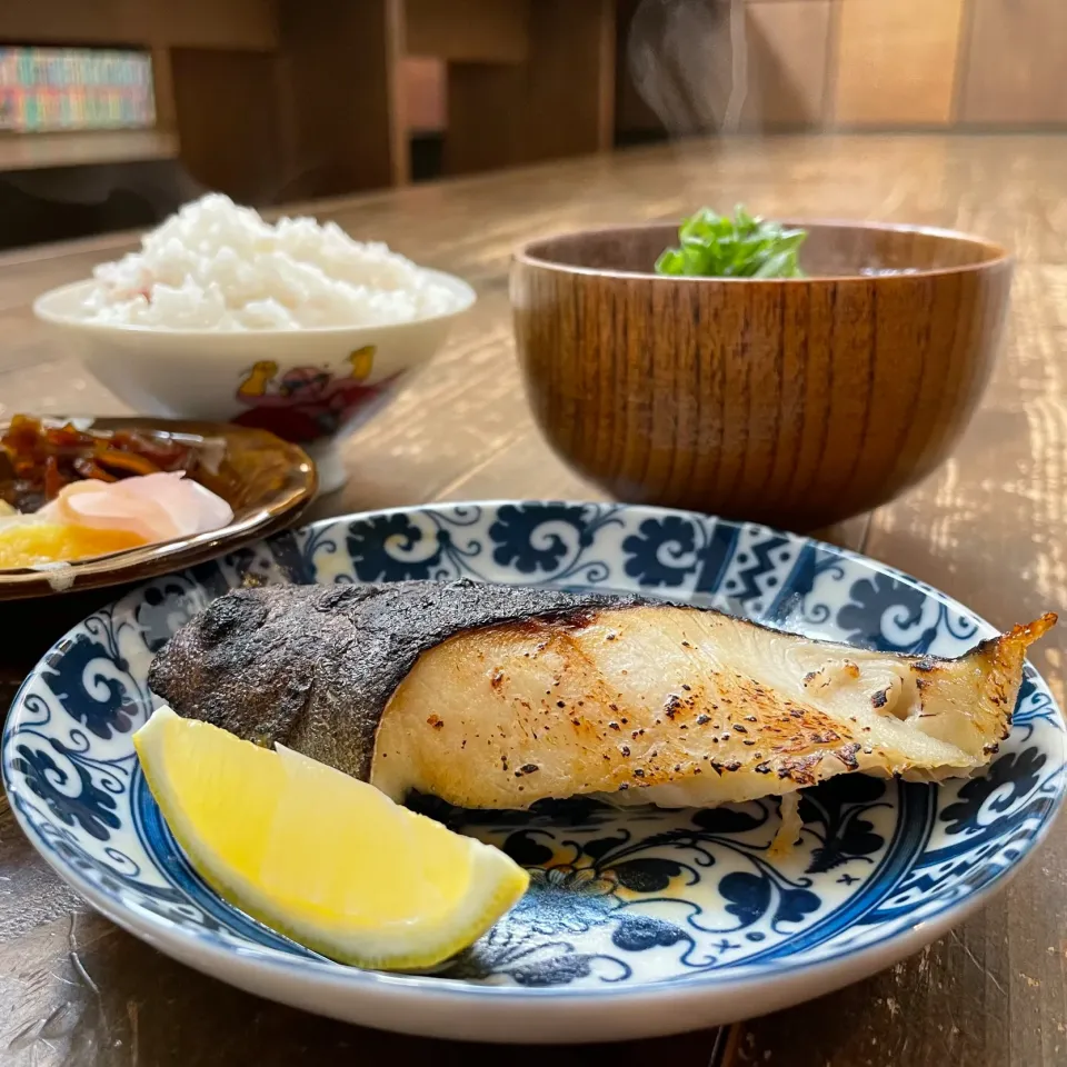 銀鱈の粕漬焼きで和な朝定食|koji toyodaさん