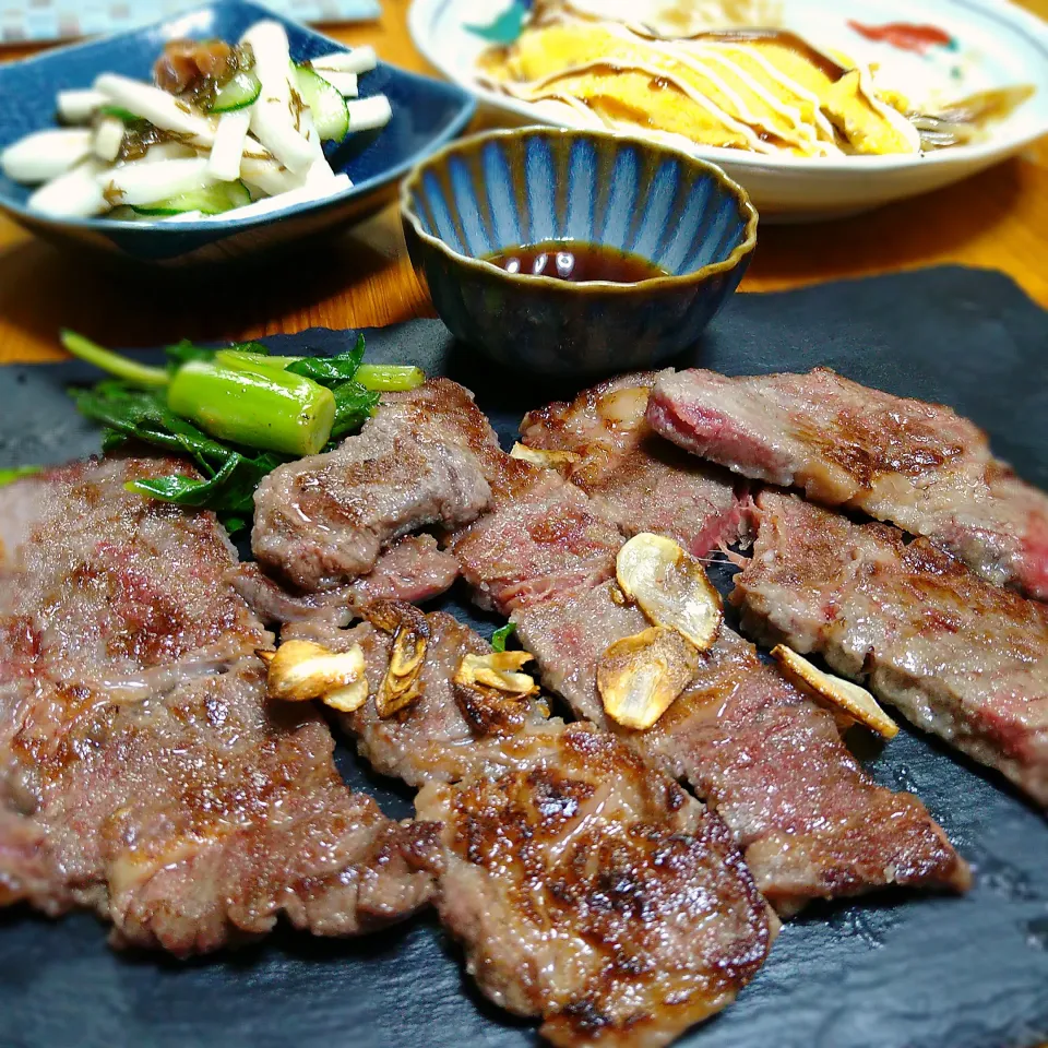 塩麹パウダーで
美味しいステーキ🥩|とまと🍅さん