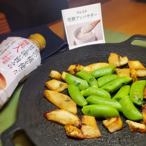 「液みそ 糀美人」を使ってみたSnapdishの料理・レシピ写真:タケノコとスナップえんどうのみそバターしょうゆ炒め