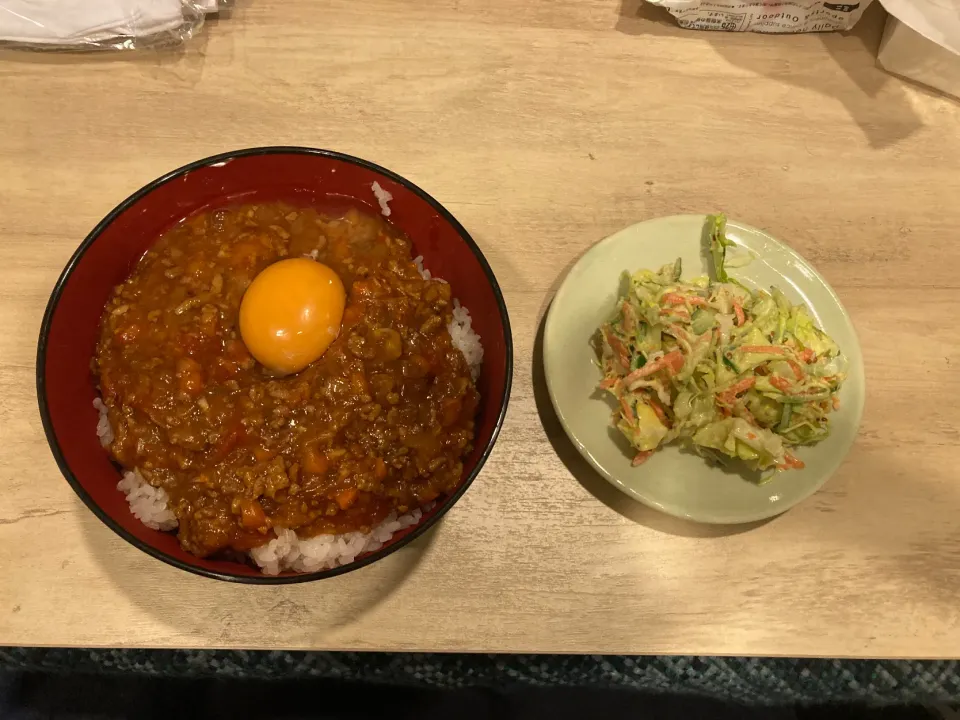 ミートソース丼、コールスローサラダ|りょうさん