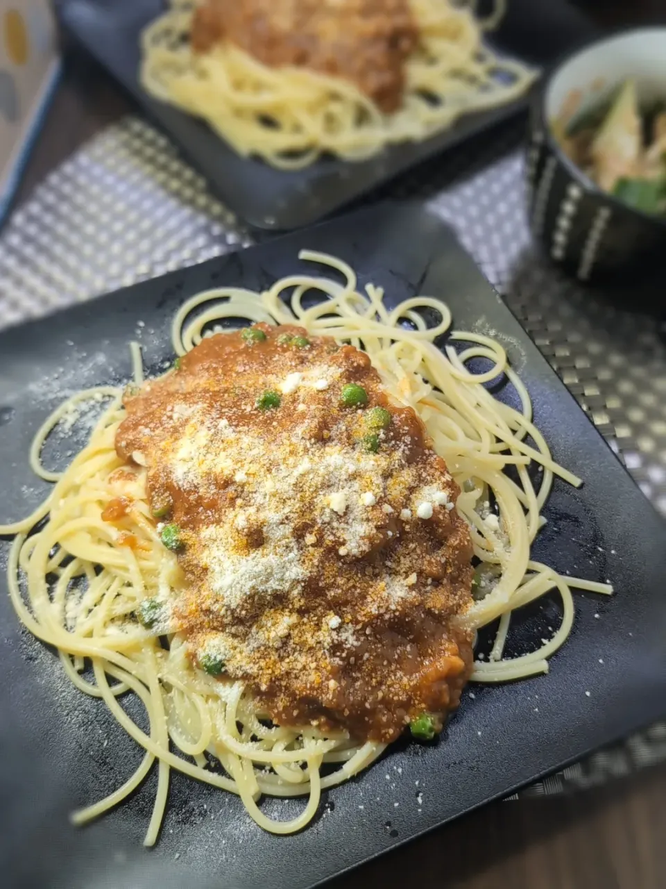 ミートソーススパゲッティ＆チンゲン菜とセロリのサラダ|テケテケさん