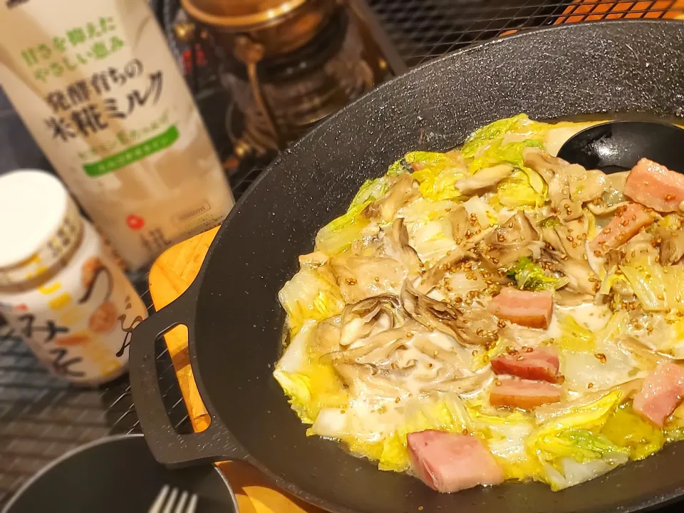 Snapdishの料理写真:白菜とまいたけとベーコンのクリーム煮|オハナシマンさん