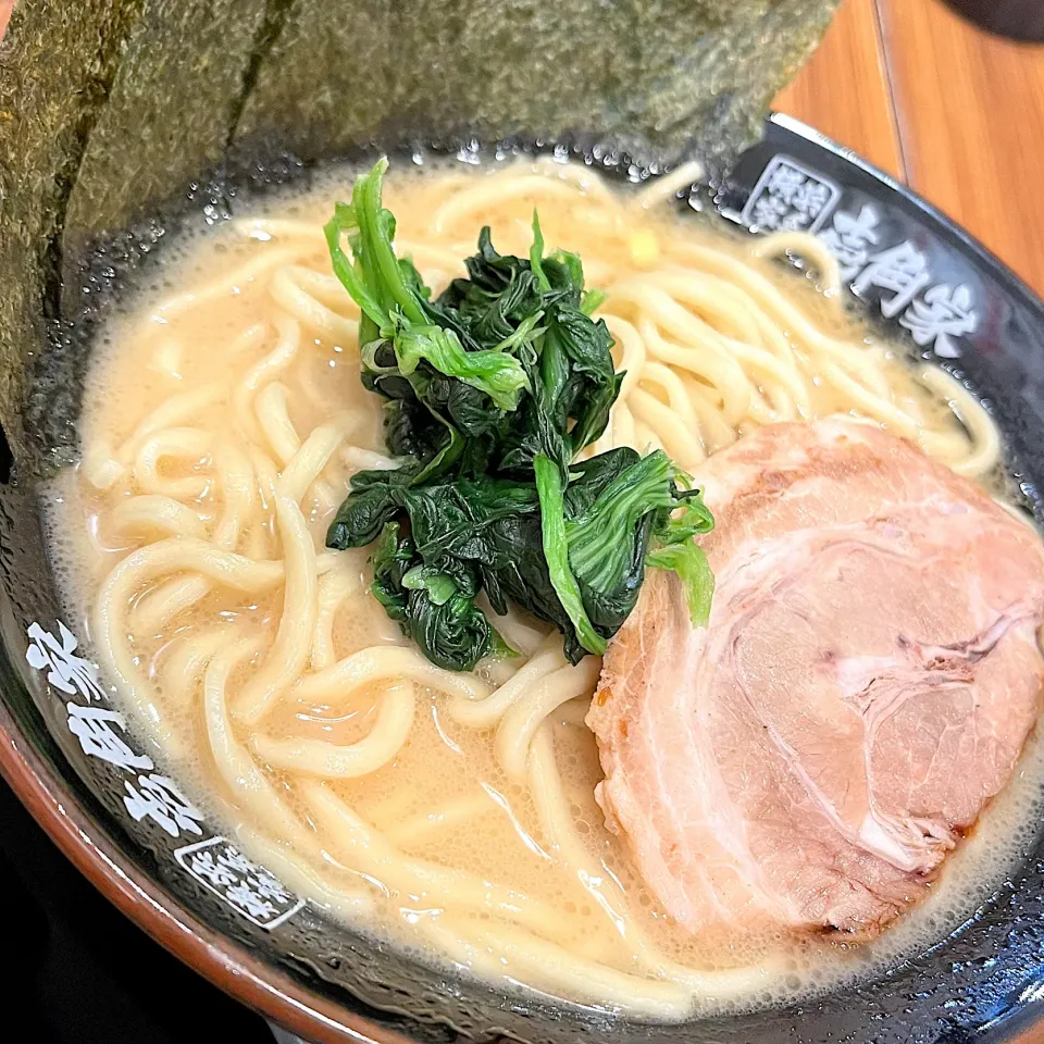 Snapdishの料理写真:横浜ラーメン|Hiro Yanさん