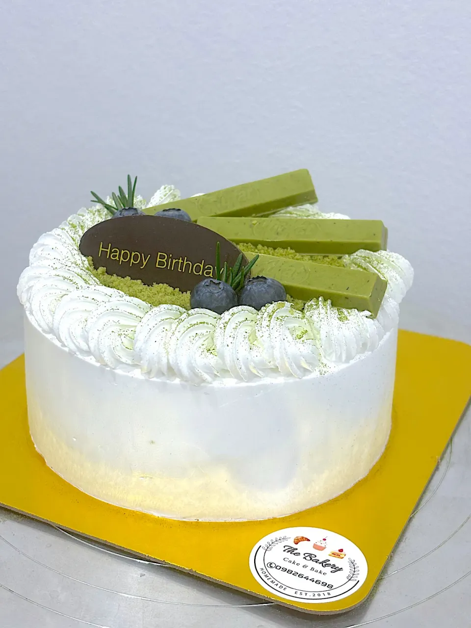 Snapdishの料理写真:Matcha Green Tea Cake|The Bakeryさん