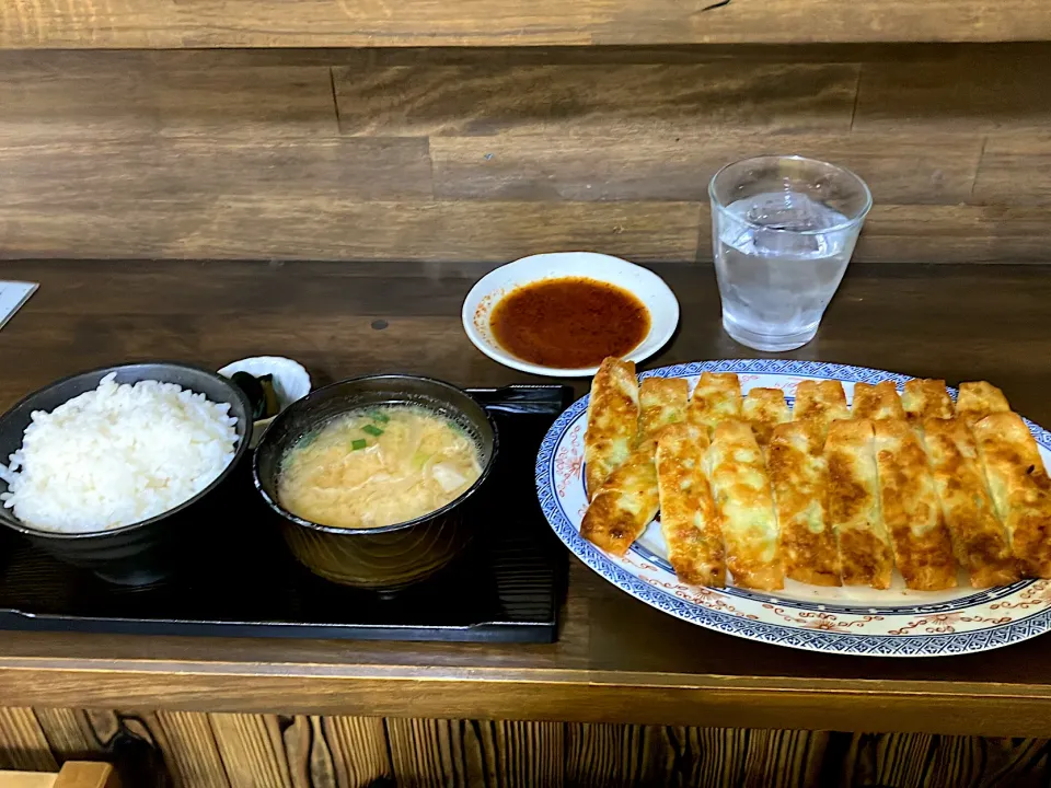 Snapdishの料理写真:熊本県人吉市の1口餃子の名店🥟【松龍軒】の餃子2人前定食1250円|🐈⸒⸒⸒⸒つるのダンス🐈🐾さん