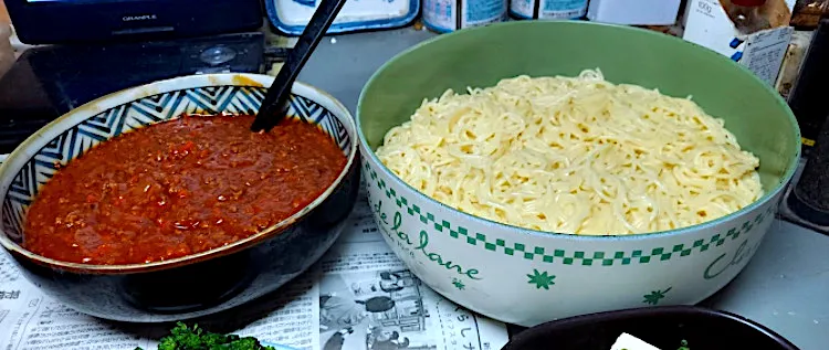 我が家のスパゲティミートソースは【どんぶりパスタ🍝】好きな量取りながら食べるスタイル|🐈⸒⸒⸒⸒つるのダンス🐈🐾さん