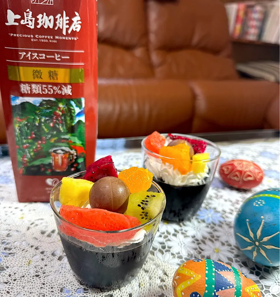 Snapdishの料理写真:フルーツにチョコを添えて微糖コーヒーゼリー|さらっと🍀さん