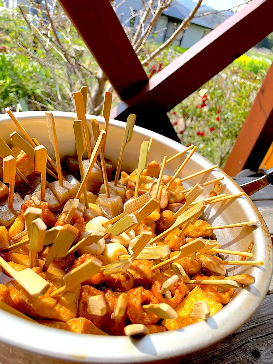 Snapdishの料理写真:串刺しおでん🍢💛|おかちさん