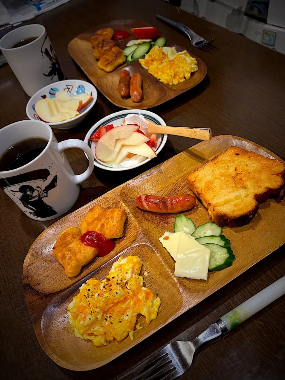 チキンナゲット　焼きソーセージ　スクランブルエッグ　チーズ　トースト　コーヒー|ch＊K*∀o(^^*)♪さん