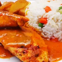 Peri Peri Chicken with Mediterranean rice and rustic potato fries.|Jorge Bernal Márquezさん