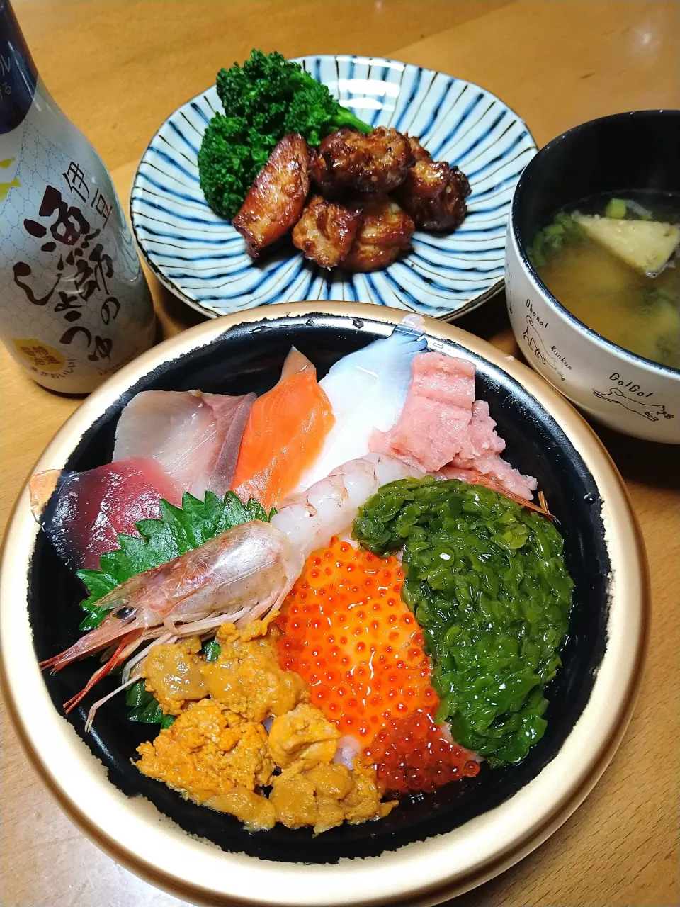 海鮮丼とレモン風味のおつまみチキン|はるみさん