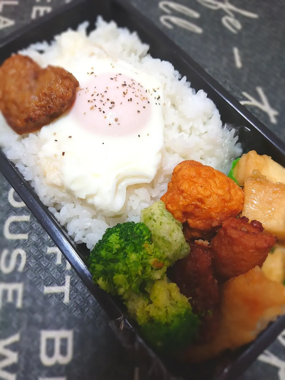 Snapdishの料理写真:ロコモコ風？弁当🍱🍱😋|まなみさん