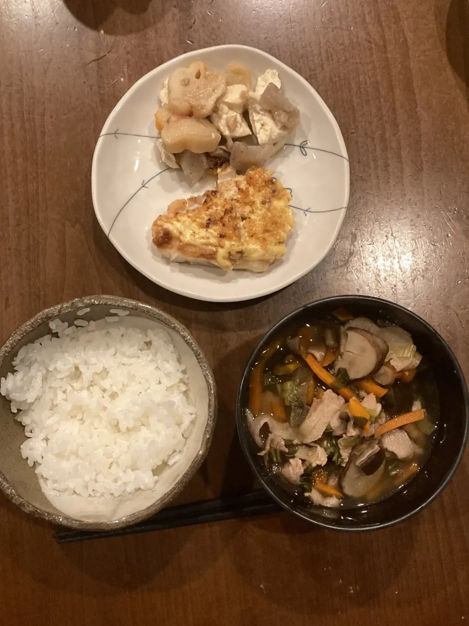 20240403　白ご飯、たらの味噌マヨチーズ焼き、とうふとこんにゃくと花ふのべんりで酢煮、すましじる|kyouno_bangohan_naaaaniさん