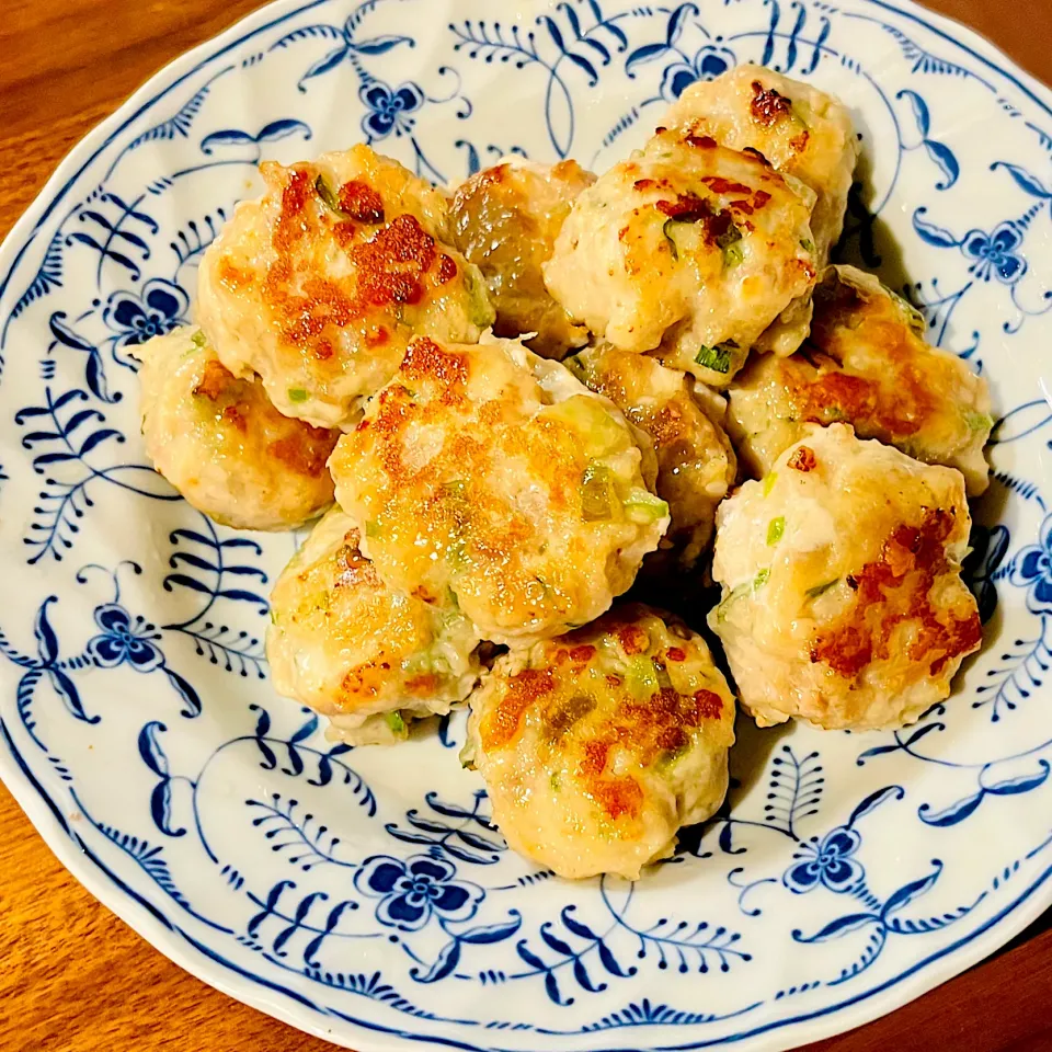 Snapdishの料理写真:塩糀の焼きつくね|アッコちゃん✨さん