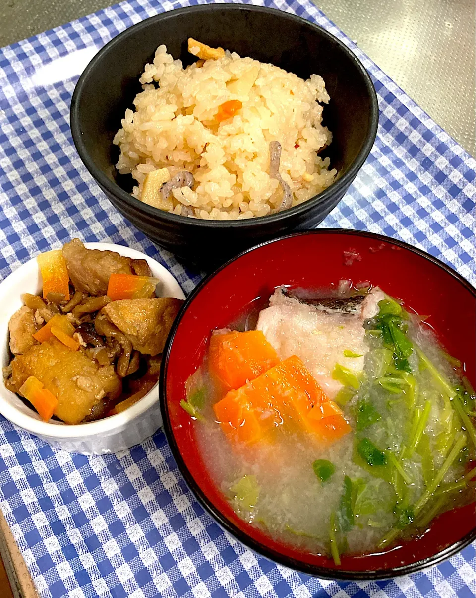 筍ご飯・豆苗と春キャベツ鱈の蓮根みぞれ汁・豚肉ときのこ厚揚げの照煮|じゅん🎶さん