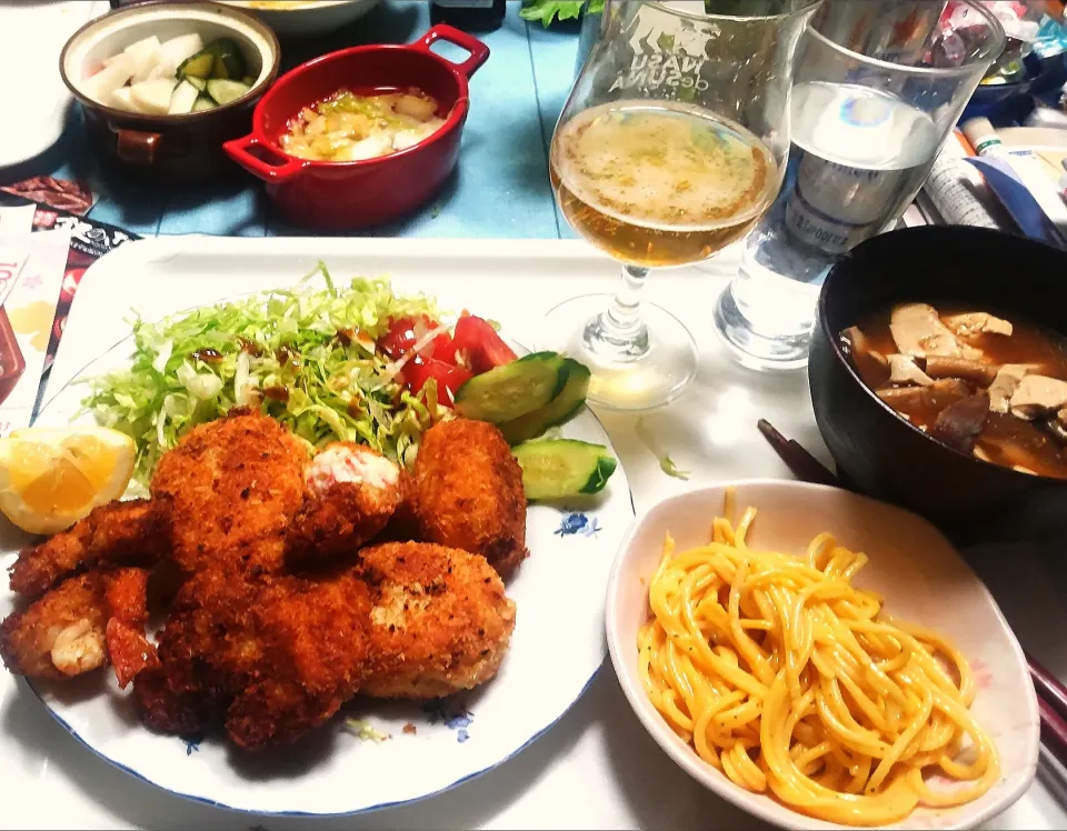 Snapdishの料理写真:3/16(土)夕食。
揚げ物定食(笑)|へいちゃんさん