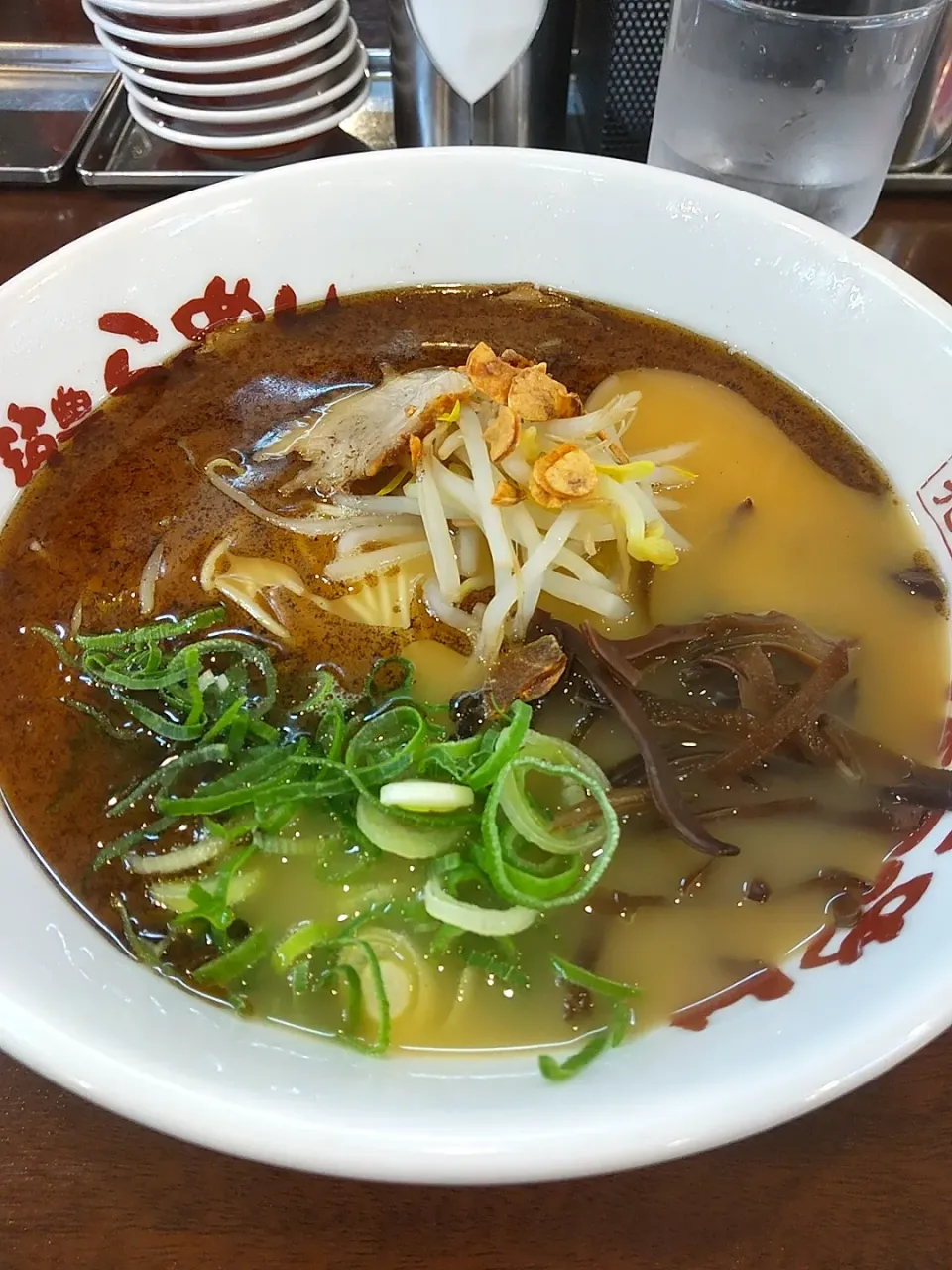 Snapdishの料理写真:黒マー油ラーメン|こいけさんさん