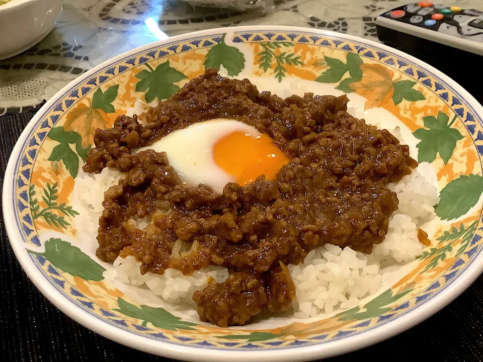 キーマカレー🍛温玉乗せ😋|アライさんさん