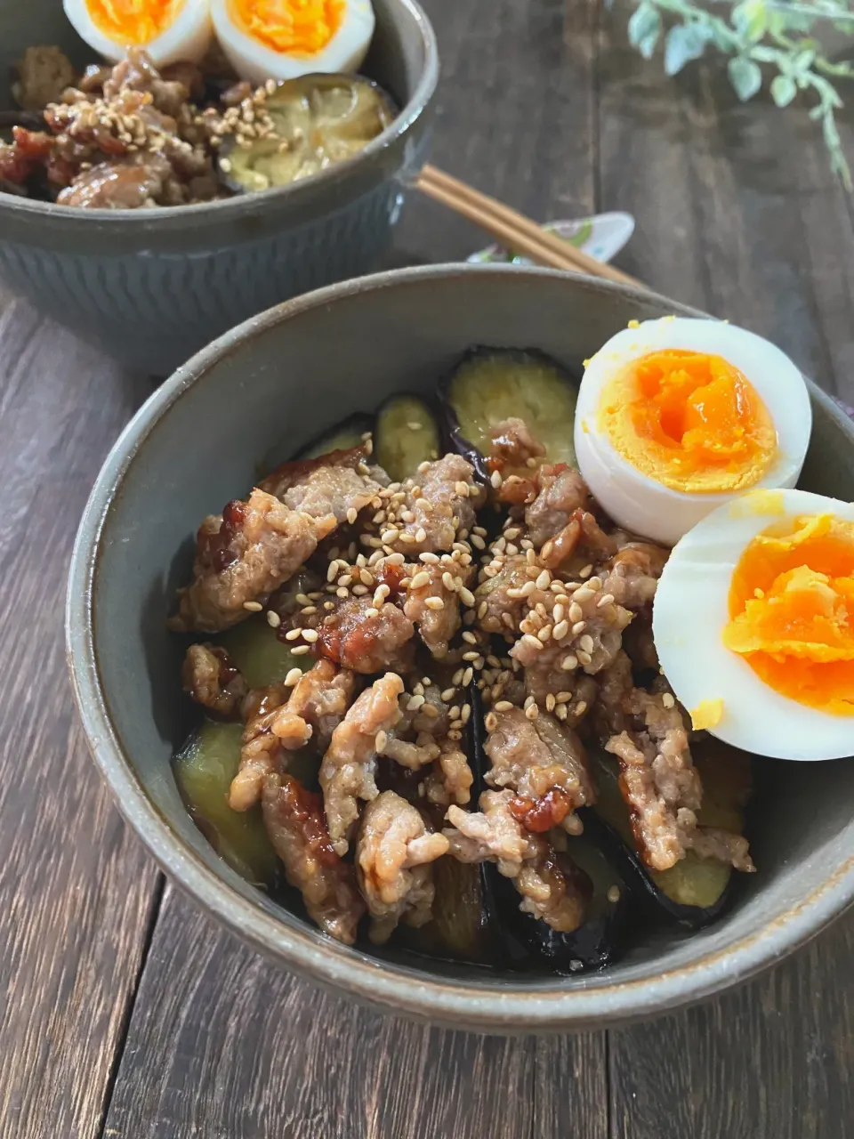 なすの蒲焼そぼろ丼🍆|ちぐあささん