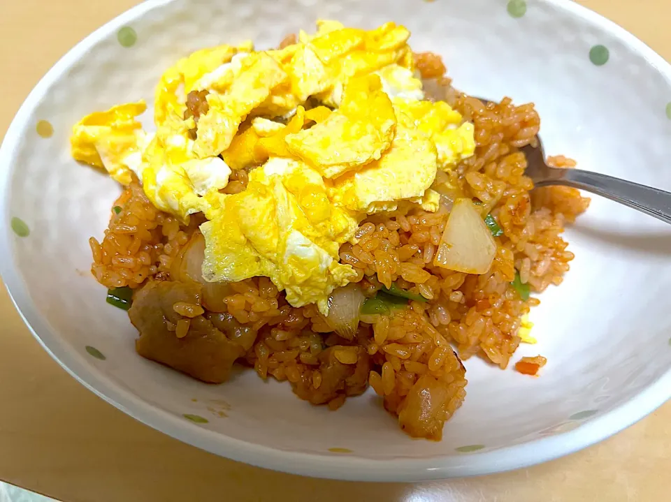 在宅勤務中の男飯(オムライス)|おおもりの星さん