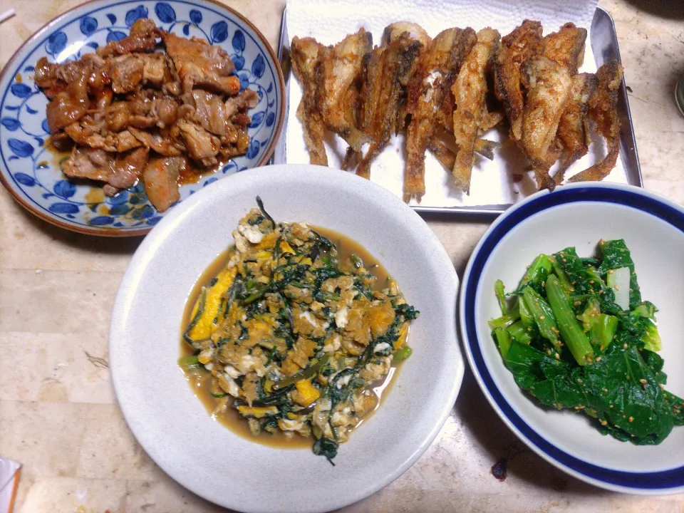 はたはたの唐揚げ
せりの卵とじ　
菜の花ごま和え
豚肉の焼肉風いため|ごますりさん