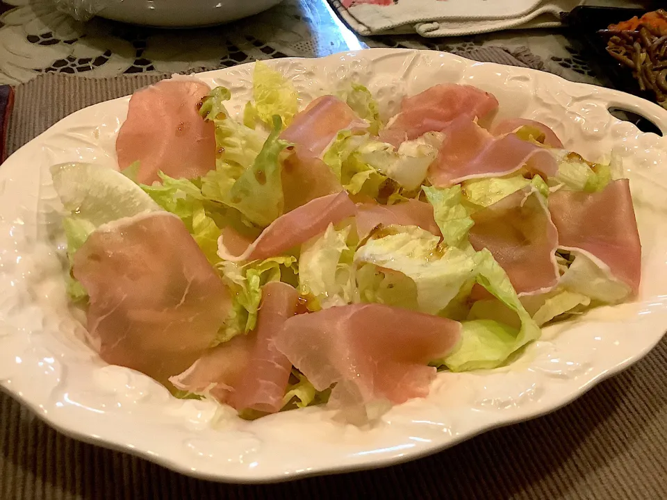 生ハムのサラダ🥗😋|アライさんさん