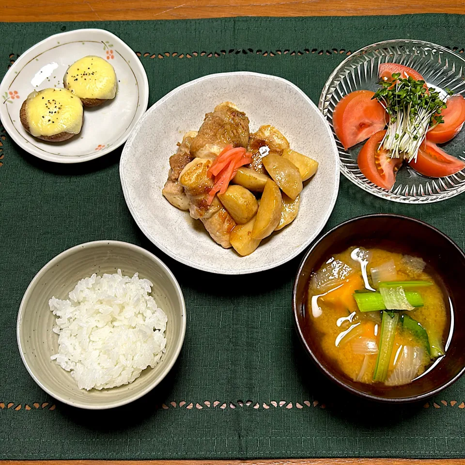 Snapdishの料理写真:豚ロース肉で豆腐の肉巻き、里芋、甘辛たれがらめ|柚子きりかさん