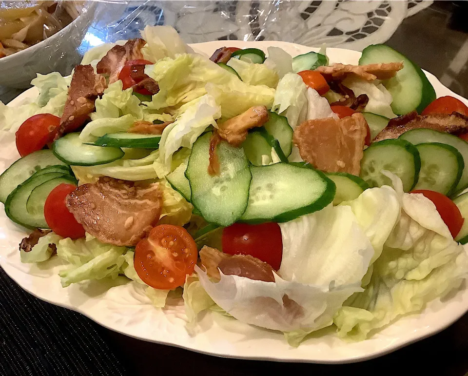 Snapdishの料理写真:土曜日の朝ラダ🥗😋|アライさんさん