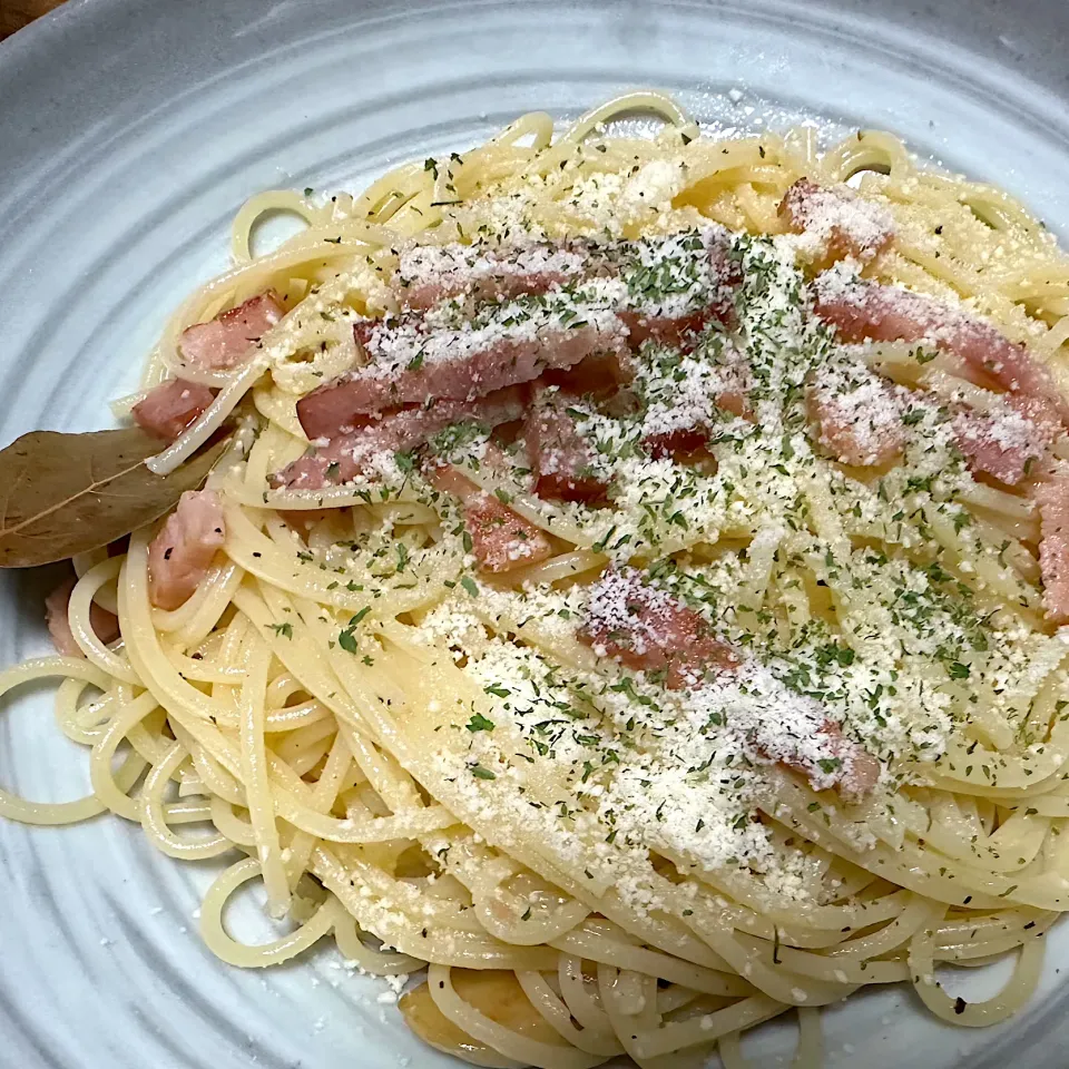 ベーコンとにんにくのパスタ🥓🧄🍝|buhizouさん