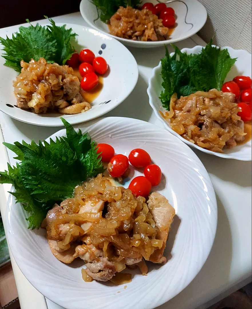 鶏もも肉の新玉ねぎたっぷり生姜焼き|あかね空さん