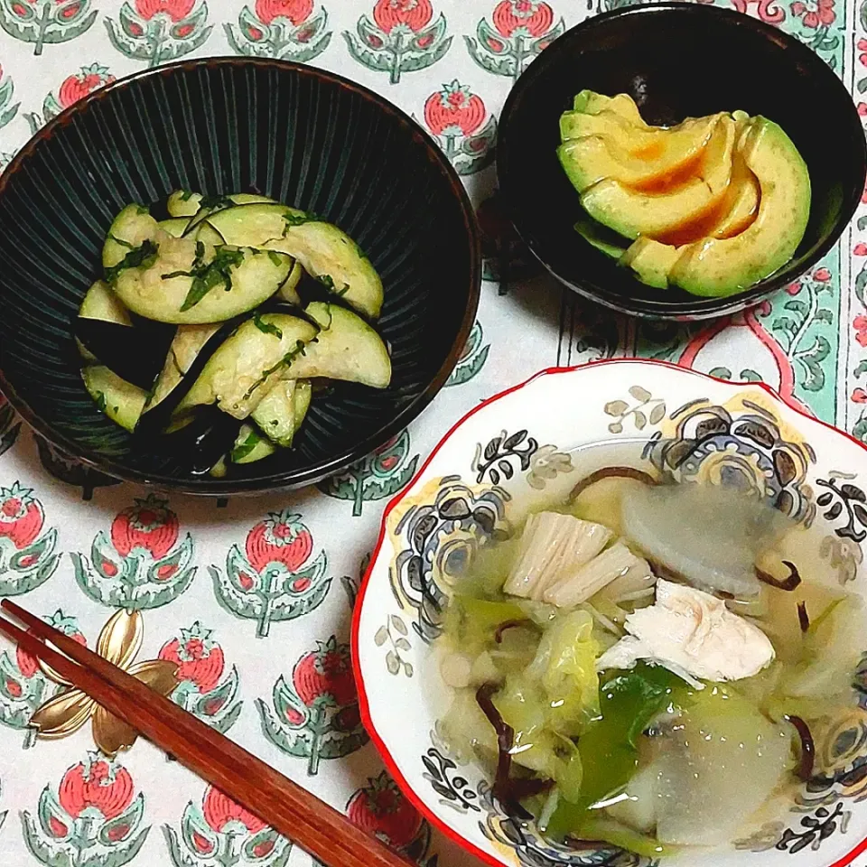 くたくた野菜スープ
無限🍆漬け
アボカドのだし醤油かけ|きつねさん