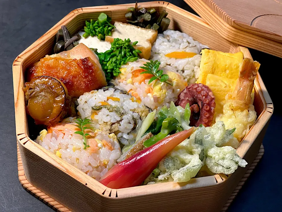 春満載彩り寿司弁当🍱|レオンさん