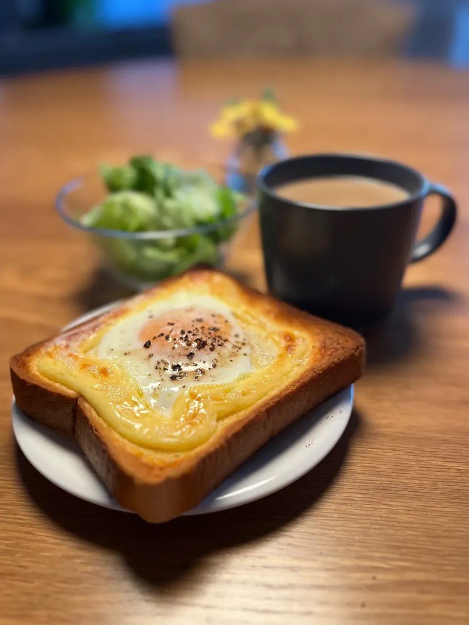 4/7の朝食　目玉焼きトースト|yoneさん