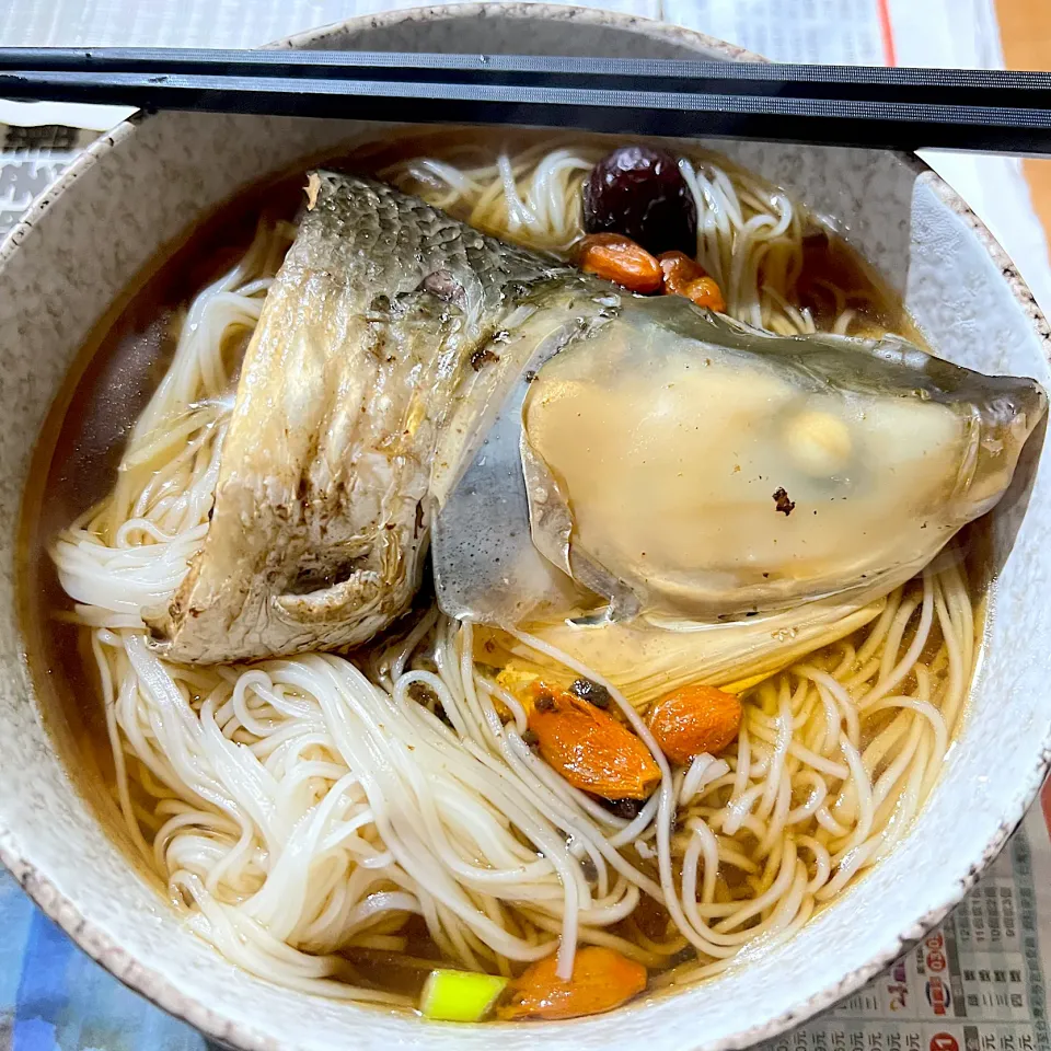 Snapdishの料理写真:當歸虱目魚麵線|曉笙さん