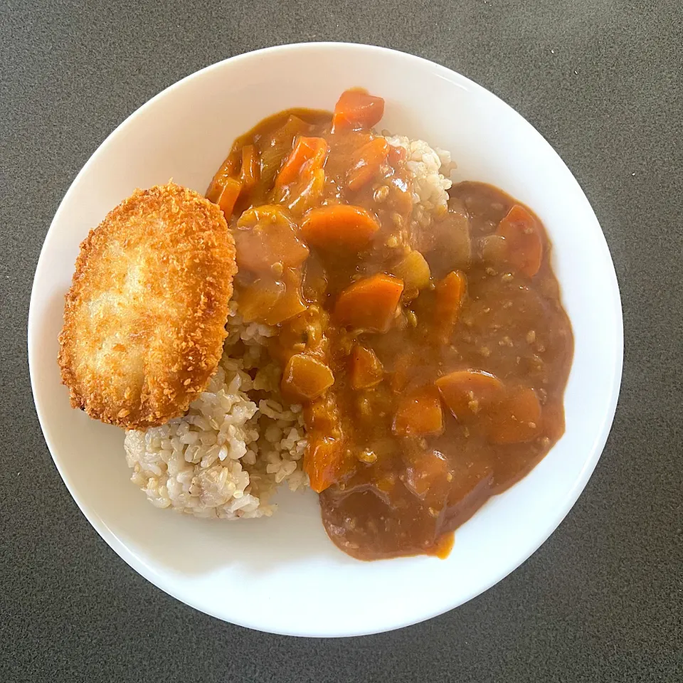 Snapdishの料理写真:カレー&コロッケ|ハムフライさん