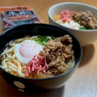 冷凍牛丼の具でガッツリ肉うどん|あやさん