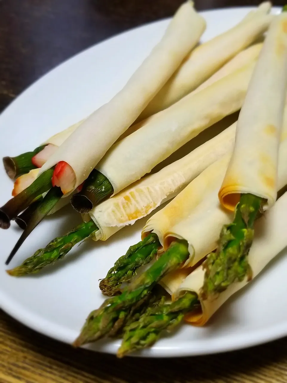 アスパラと小ネギの焼き春巻き|ぱんだのままんさん