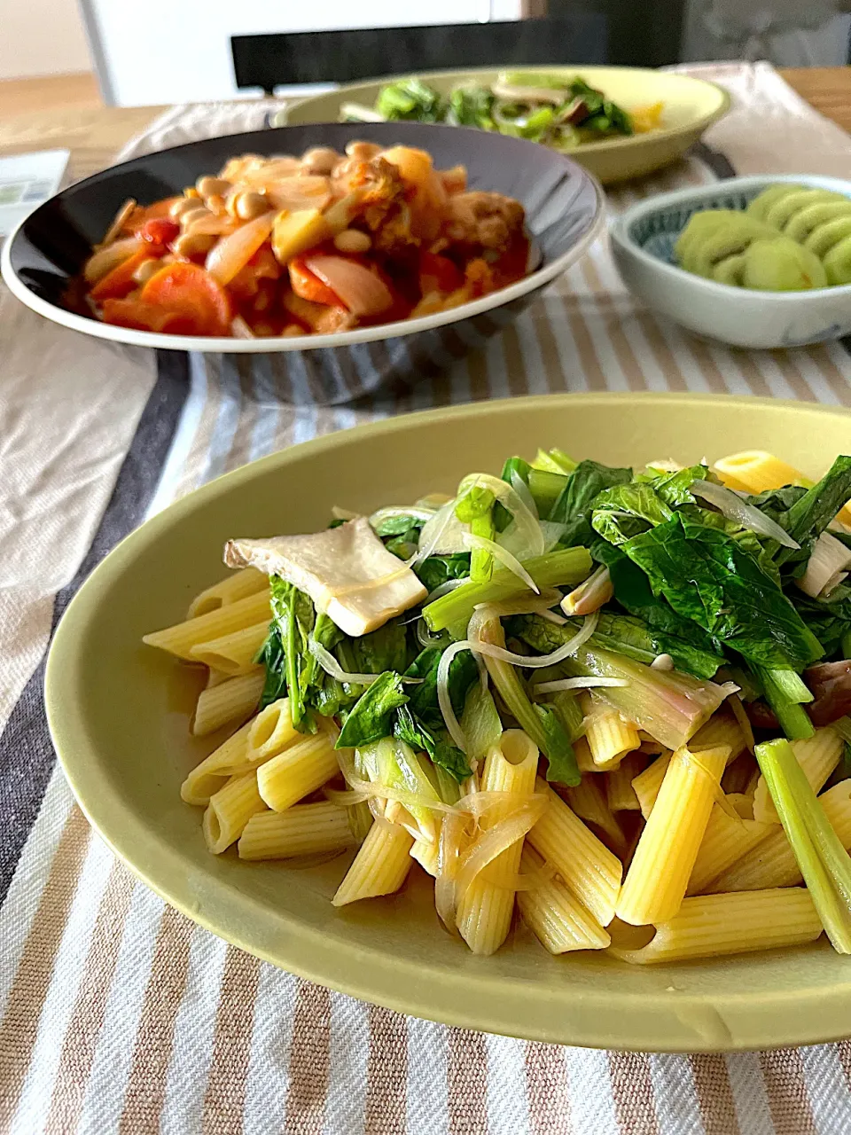 Snapdishの料理写真:3種の葉野菜とエリンギのパスタ|こまおさん