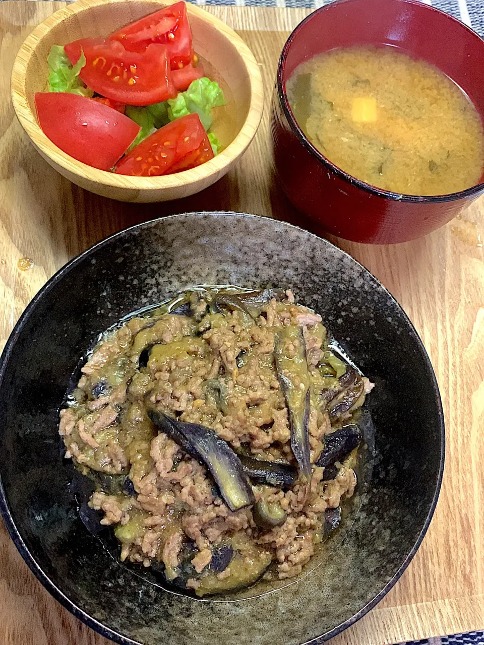 肉茄子味噌、豆腐とワカメの味噌汁|ルナピーボールさん