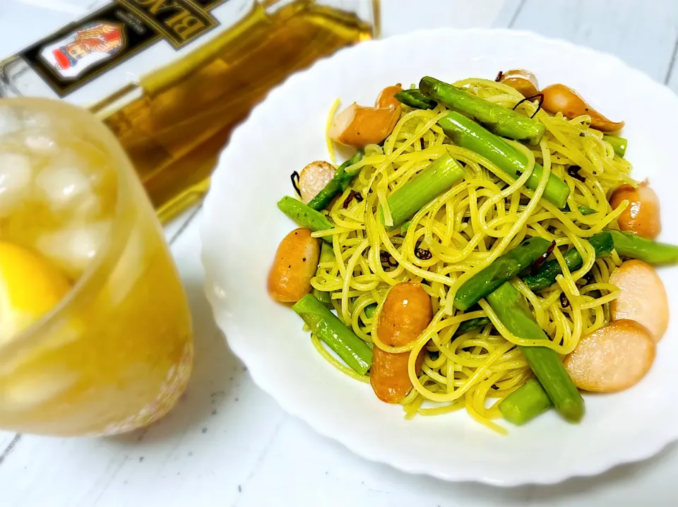 アスパラとウインナーのバジルパスタ🌿|ゆっきー♪さん