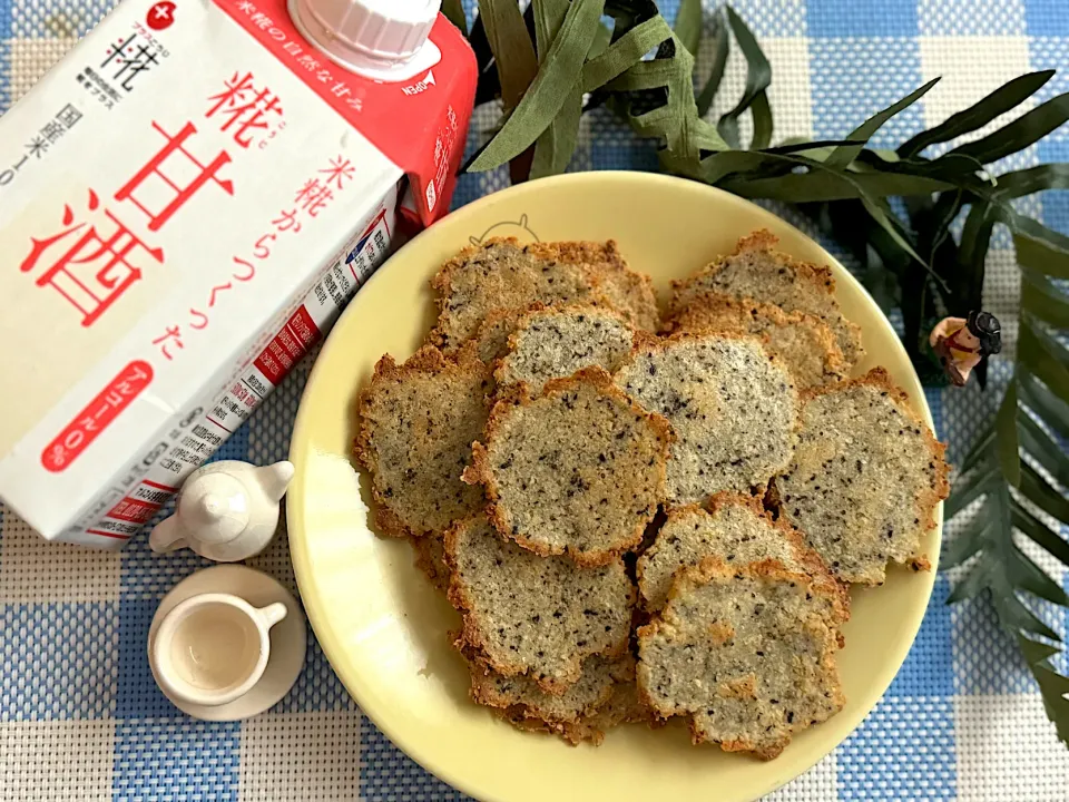 糀甘酒でヒナのおやつ胡麻クッキー🍪味見が止まらない😜|noeさん