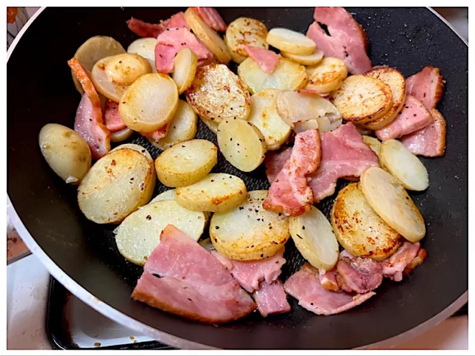 焼くだけベーコン🥓ポテト🥔♪|ワイントンさん