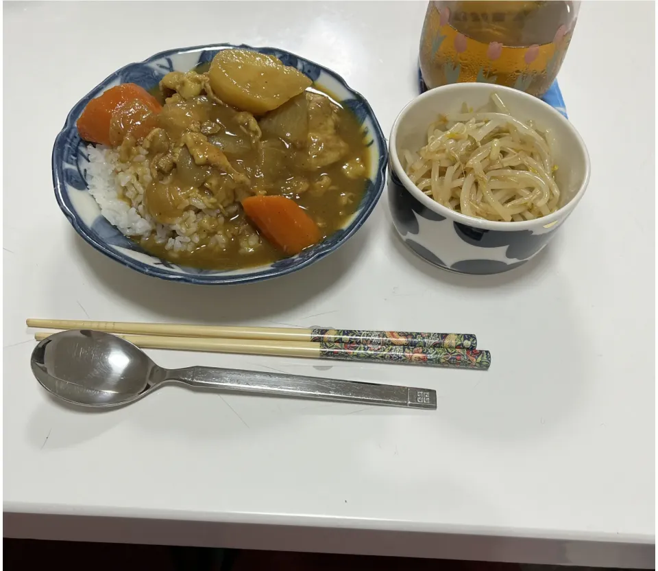 晩御飯☆ポークカレー☆もやしの中華和え|Saharaさん