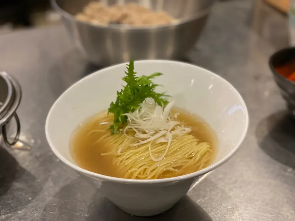 Snapdishの料理写真:豚の背骨でshantungとって宗田鰹メインの魚介で作ったラーメン|颯爽の遊び場さん