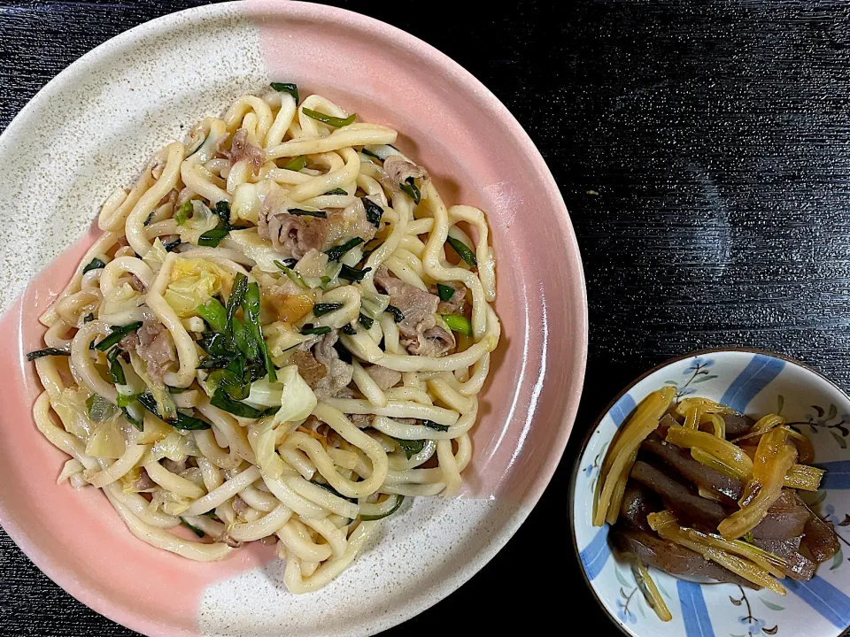 焼きうどん　きんぴらセロリ|チャコぴーさん