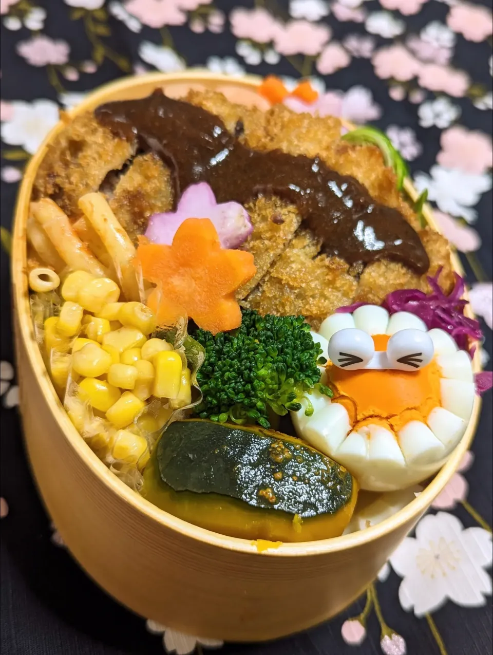 本日のお弁当〜ど～んとビフカツ❢奮発弁当|f.1125beさん