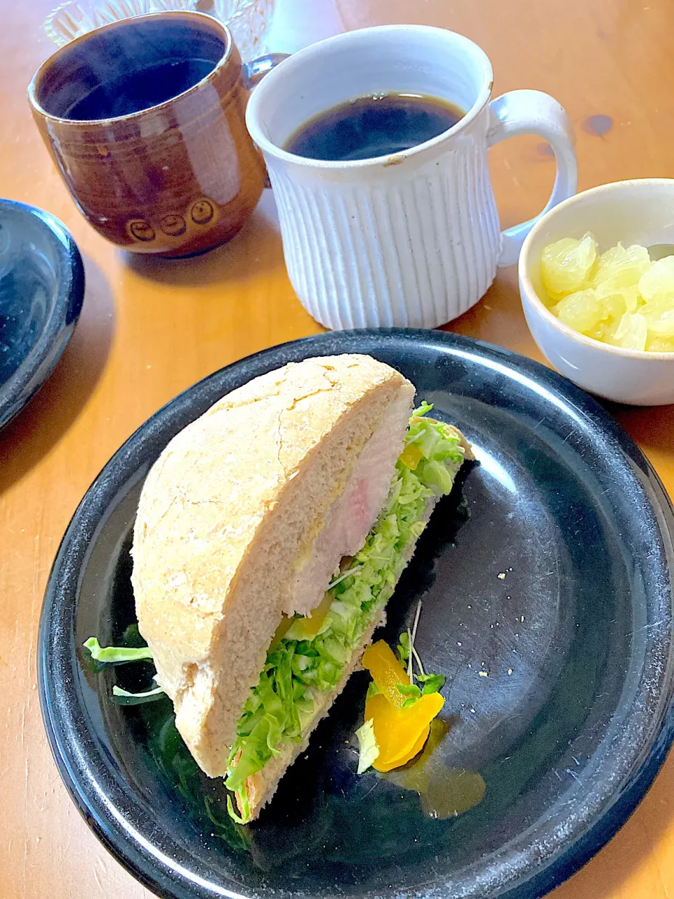 朝焼き甘酒食パン🍞でサラダチキンサンド|さくたえさん