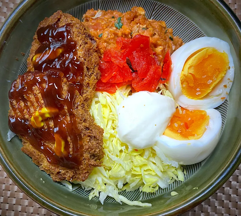 かつカレー丼|すくらんぶるえっぐさん