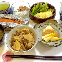 Snapdishの料理写真:筍ご飯と筍の刺身|絵描きの手抜きご飯さん